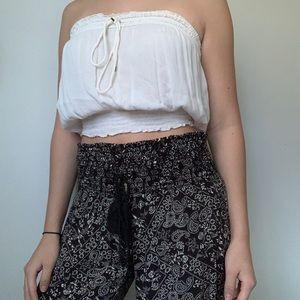 Floral balck and white pants